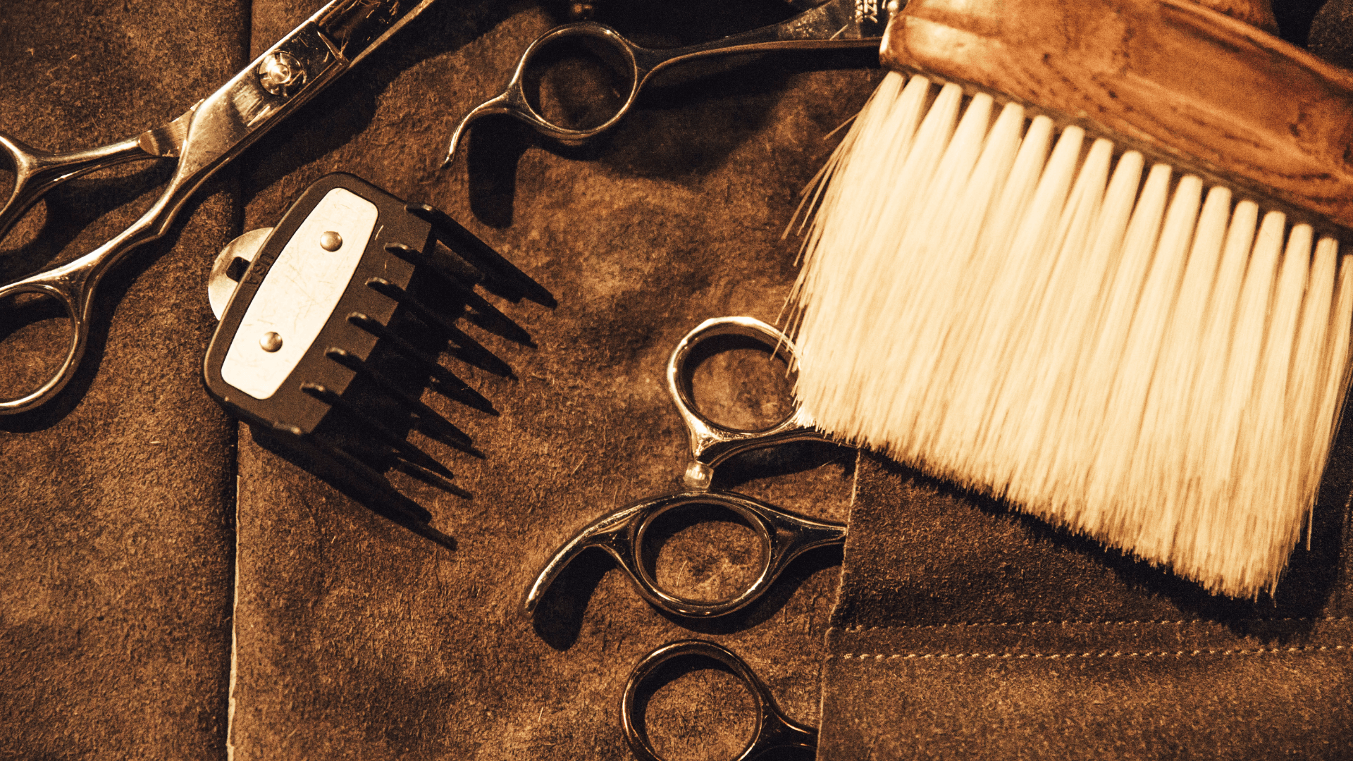 Benefits of Scissor Cutting Over Clippers